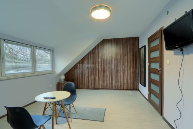 dom wolnostojący, 4 pokoje Zgierz. Zdjęcie 11