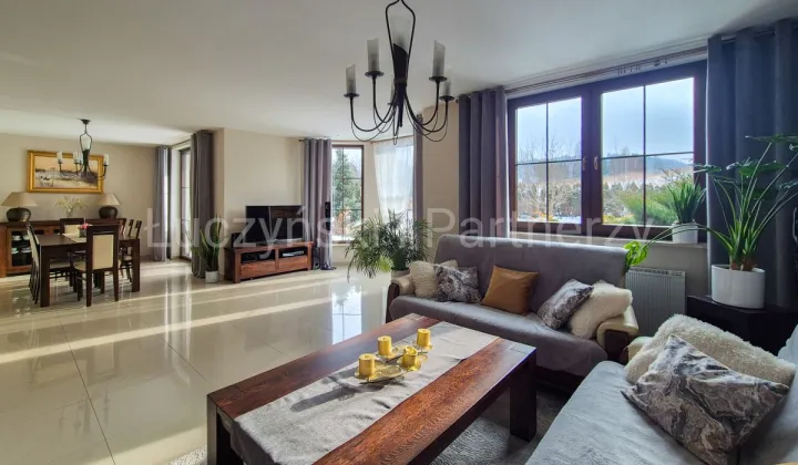 dom wolnostojący, 4 pokoje Przedwojów