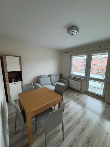 Mieszkanie 3-pokojowe Bełchatów. Zdjęcie 1