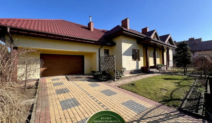 dom wolnostojący, 8 pokoi Ciechanów, ul. Widna