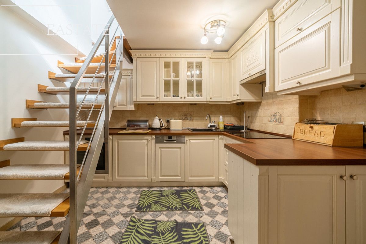 dom wolnostojący, 12 pokoi Warszawa Wawer, ul. Wzorzysta. Zdjęcie 7