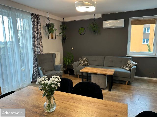 Mieszkanie 3-pokojowe Wrocław Lipa Piotrowska. Zdjęcie 1