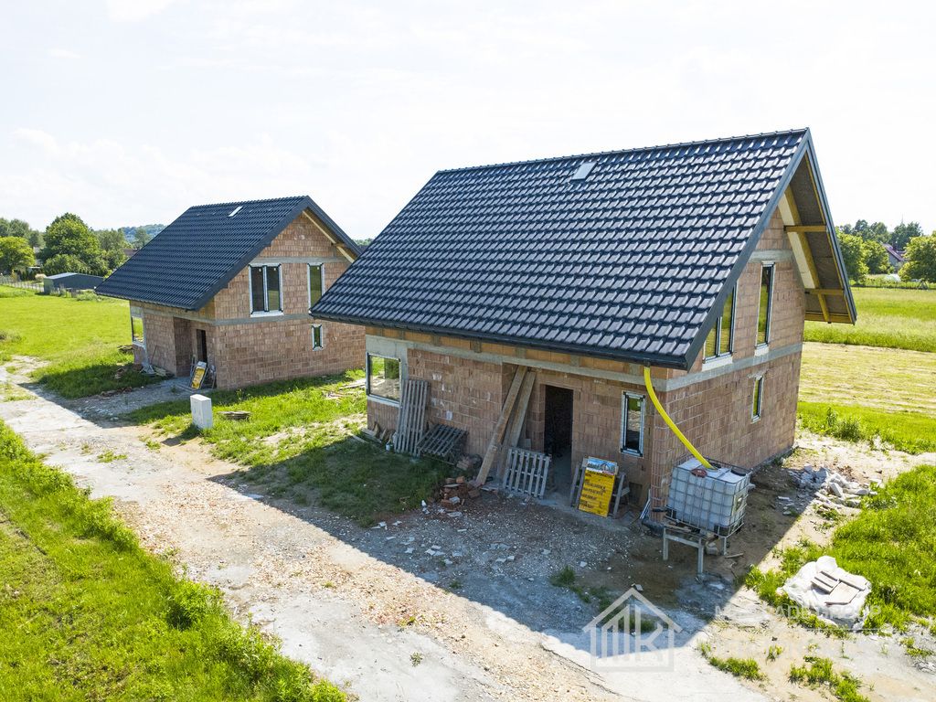 dom wolnostojący, 5 pokoi Kłaj. Zdjęcie 3