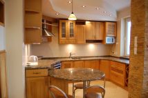 Mieszkanie 4-pokojowe Poznań Rataje. Zdjęcie 3