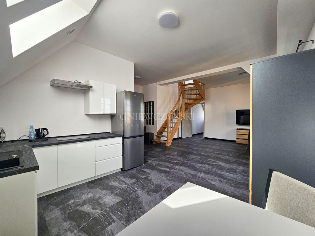 Mieszkanie 3-pokojowe Grodków, rynek Rynek. Zdjęcie 2