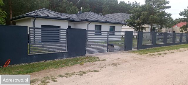 dom wolnostojący, 3 pokoje Stary Adamów. Zdjęcie 1