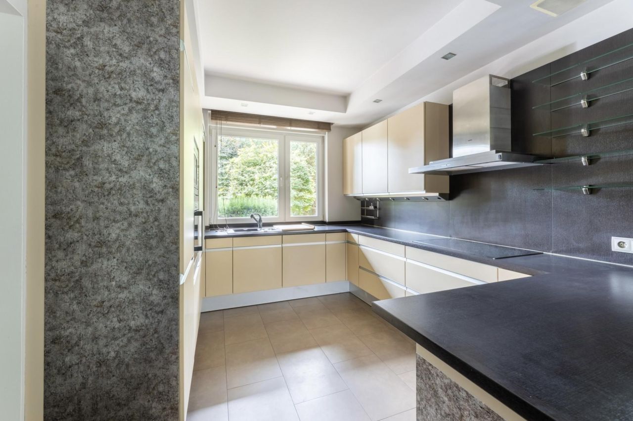 dom wolnostojący, 5 pokoi Chyby, ul. Jesionowa. Zdjęcie 9