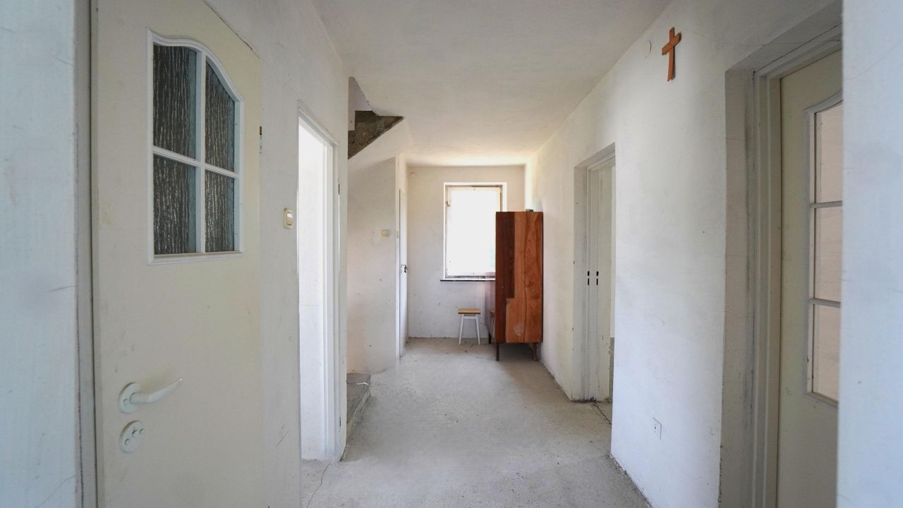 dom wolnostojący, 5 pokoi Wapienne. Zdjęcie 8