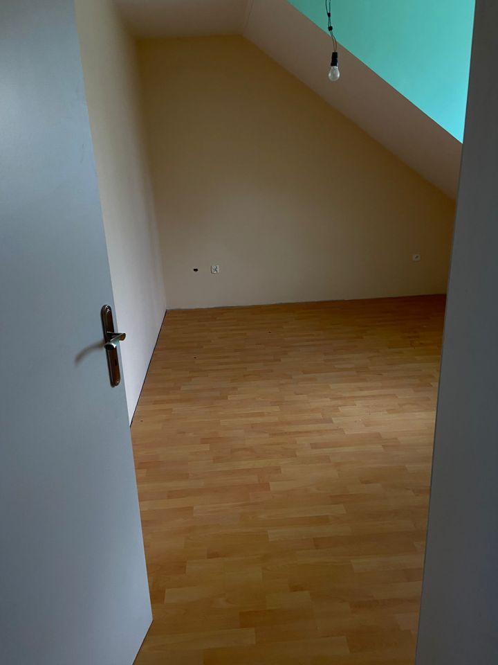 dom wolnostojący, 6 pokoi Laski. Zdjęcie 14