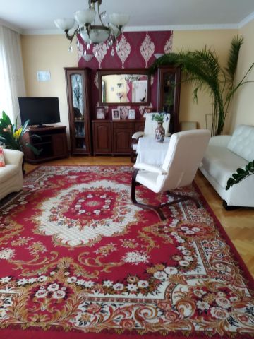 Mieszkanie 3-pokojowe Łomianki. Zdjęcie 1