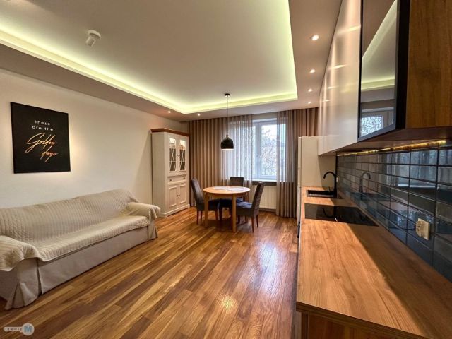 Mieszkanie 3-pokojowe Kielce Centrum, ul. Stefana Żeromskiego. Zdjęcie 3