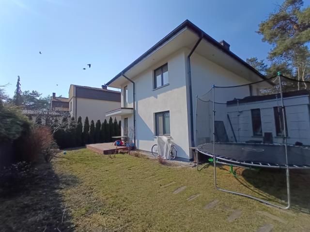 dom wolnostojący, 5 pokoi Legionowo. Zdjęcie 2