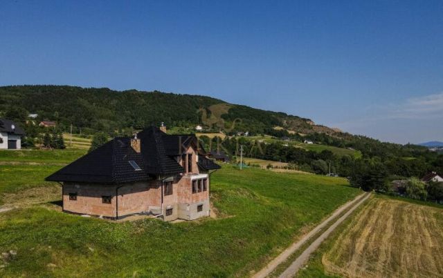 dom wolnostojący, 5 pokoi Chomranice. Zdjęcie 4