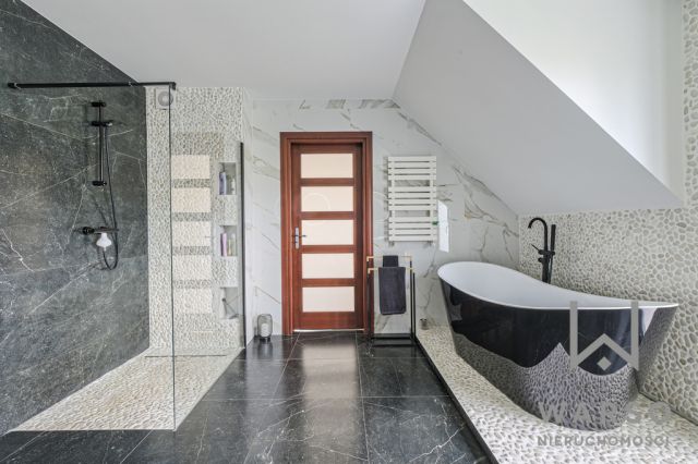 dom wolnostojący, 7 pokoi Mysiadło. Zdjęcie 12