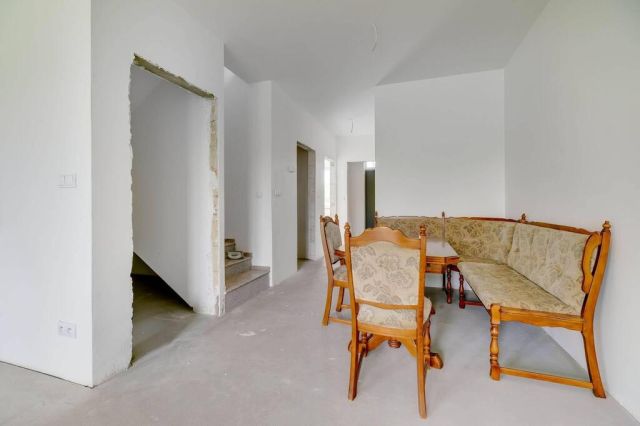 dom szeregowy, 4 pokoje Bieniewice, ul. Dobra. Zdjęcie 28