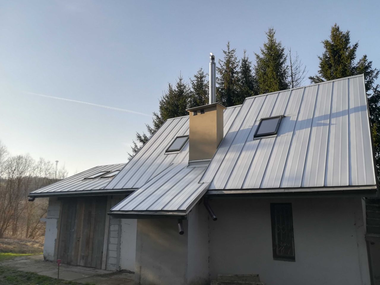 dom wolnostojący, 3 pokoje Iskań. Zdjęcie 2