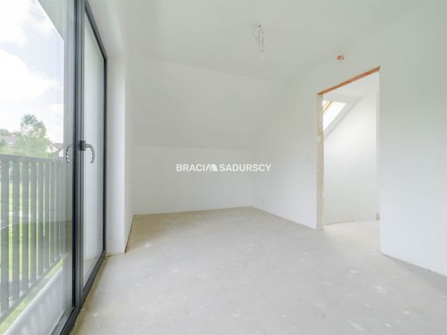 dom wolnostojący, 4 pokoje Koźmice Małe. Zdjęcie 15