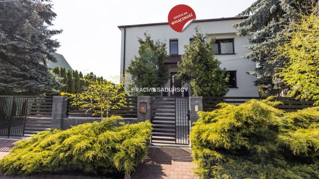 dom wolnostojący, 5 pokoi Niepołomice, ul. Ułanów. Zdjęcie 1