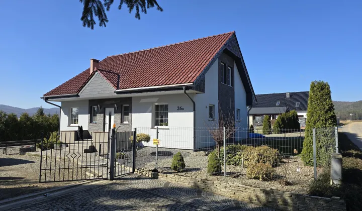 dom wolnostojący, 4 pokoje Grochowa, Grochowa