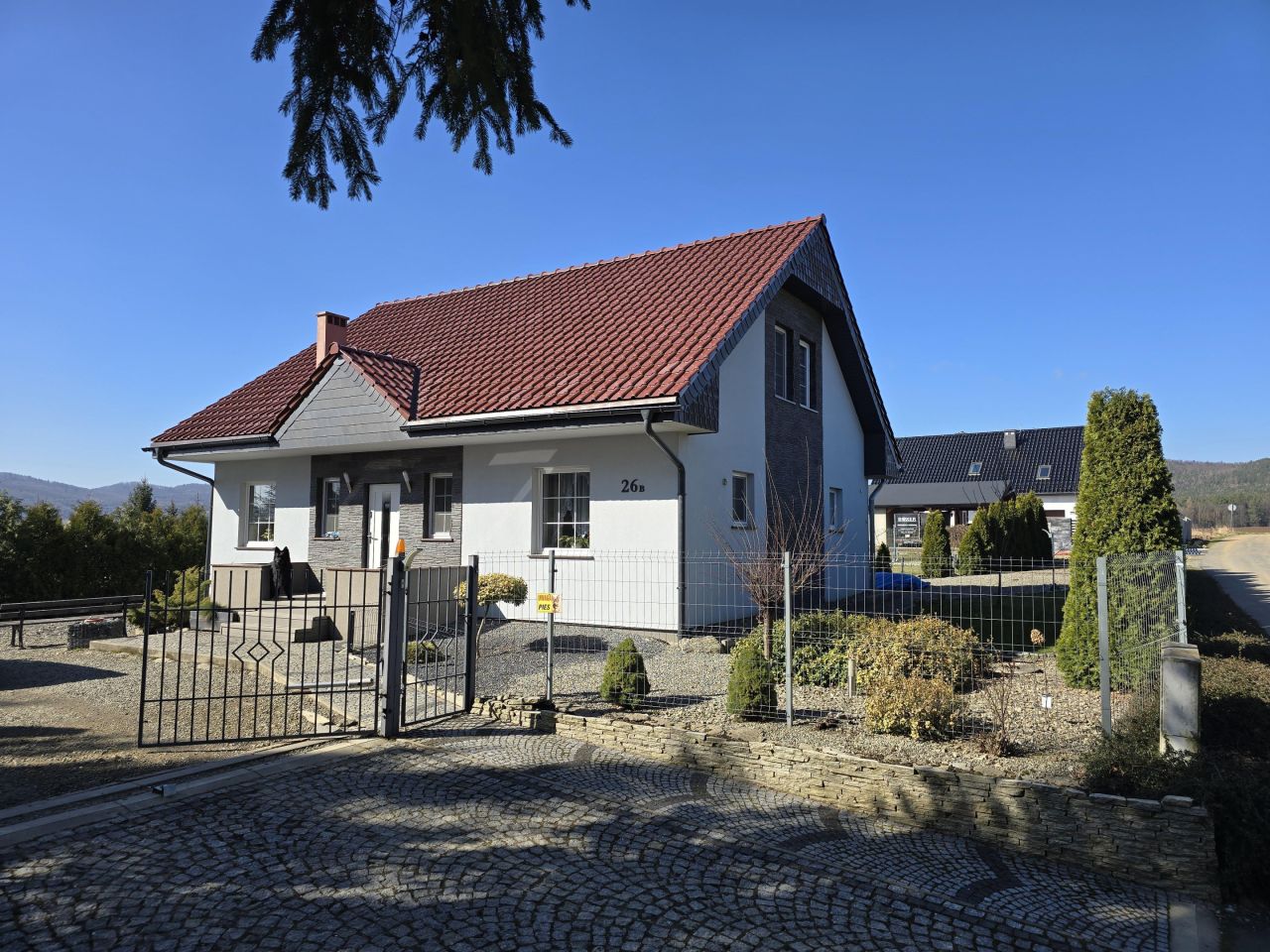 dom wolnostojący, 4 pokoje Grochowa, Grochowa. Zdjęcie 1