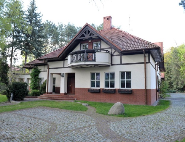 dom wolnostojący, 8 pokoi Puszczykowo Puszczykówko, ul. Bolesława Chrobrego. Zdjęcie 1
