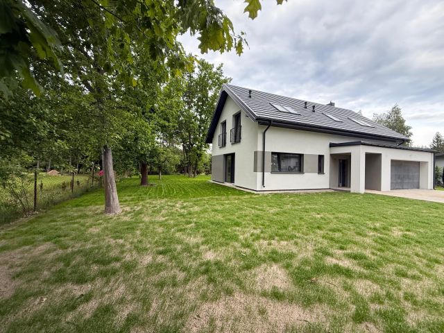 dom wolnostojący, 5 pokoi Złotokłos, ul. 3 Maja. Zdjęcie 2