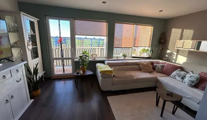 Mieszkanie 3-pokojowe Jelcz-Laskowice Centrum