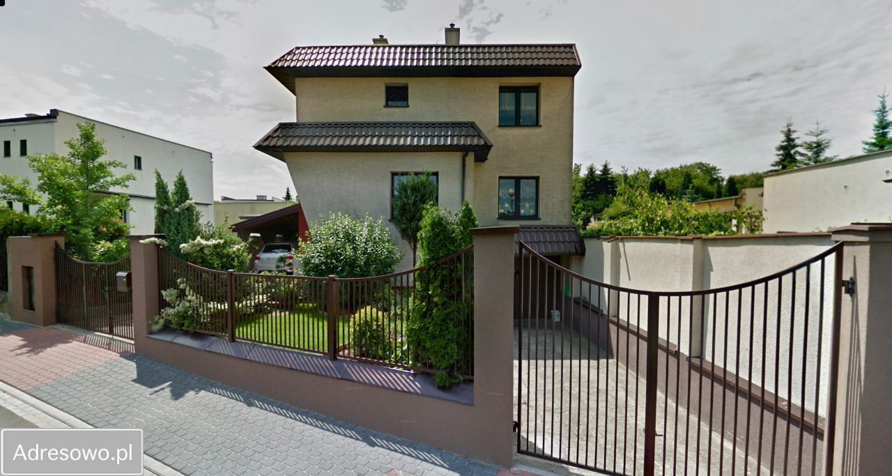 dom wolnostojący, 5 pokoi Konin