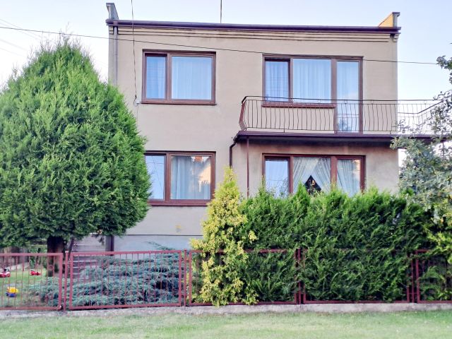 dom wolnostojący, 5 pokoi Wolbórz, ul. 1 Maja. Zdjęcie 1