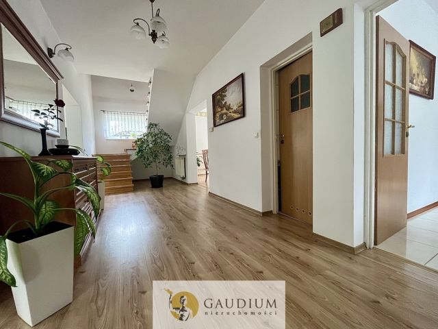 dom wolnostojący, 7 pokoi Bytonia, os. Zielone. Zdjęcie 33