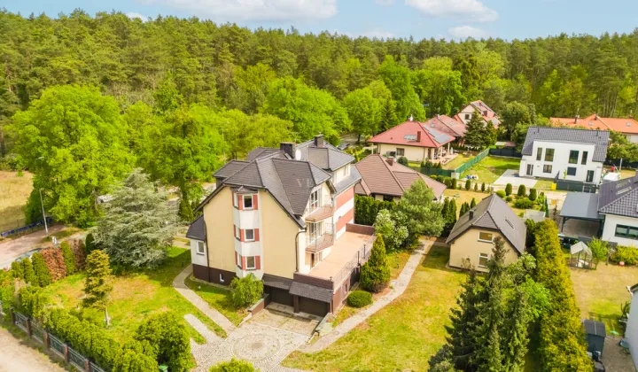 dom wolnostojący, 12 pokoi Bartoszewo