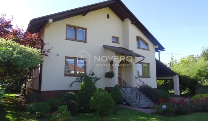 dom wolnostojący, 6 pokoi Jarosław, ul. Pogodna