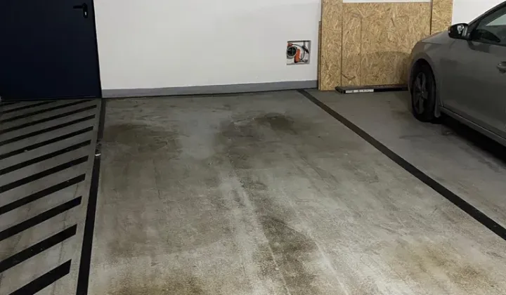 Garaż/miejsce parkingowe Kraków Podgórze, ul. Saska