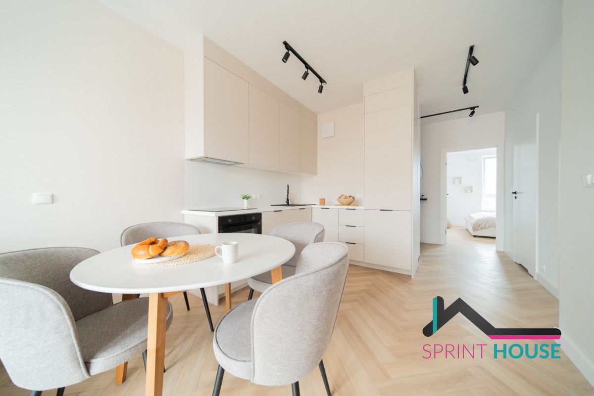 Mieszkanie 3-pokojowe Warszawa Praga, ul. Jana Nowaka-Jeziorańskiego. Zdjęcie 2