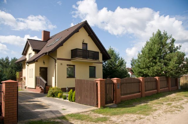 dom wolnostojący, 5 pokoi Brzozówka, ul. Dębowa. Zdjęcie 1