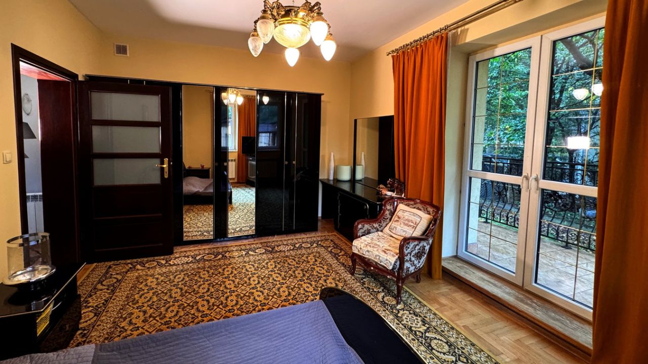 dom wolnostojący, 5 pokoi Milanówek. Zdjęcie 9