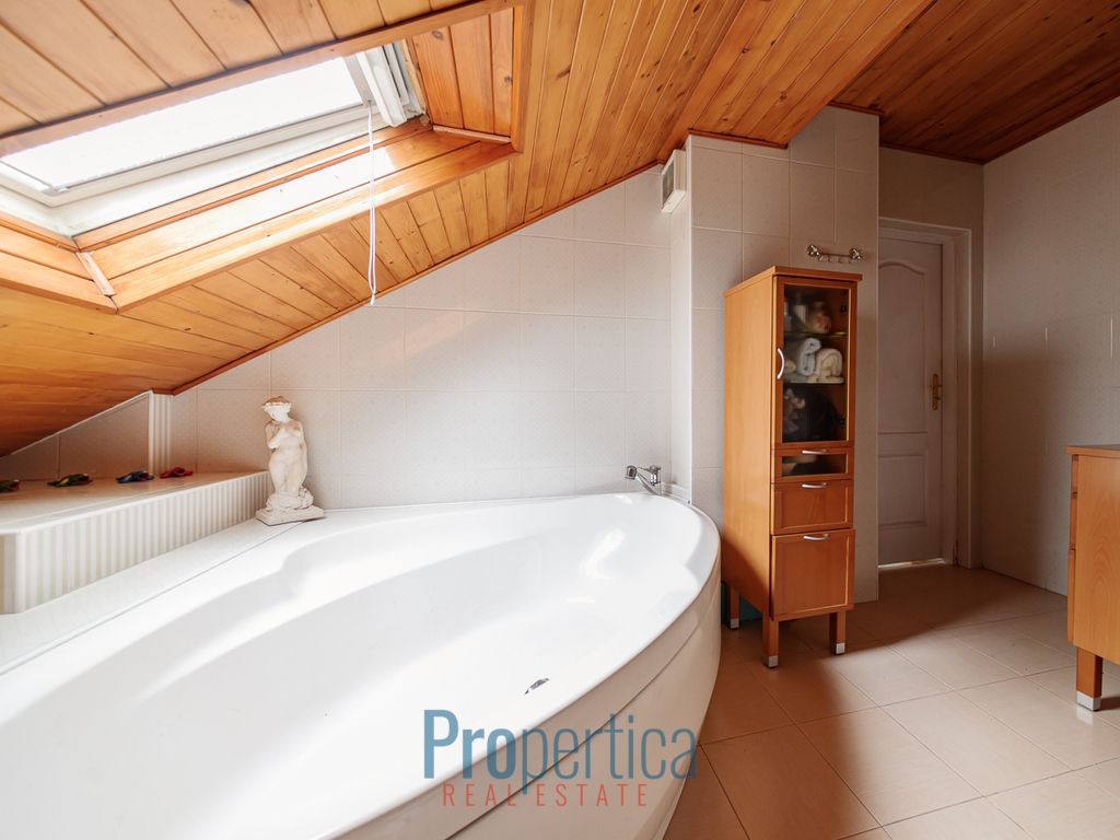 dom szeregowy, 5 pokoi Piastów, ul. Akacjowa. Zdjęcie 13