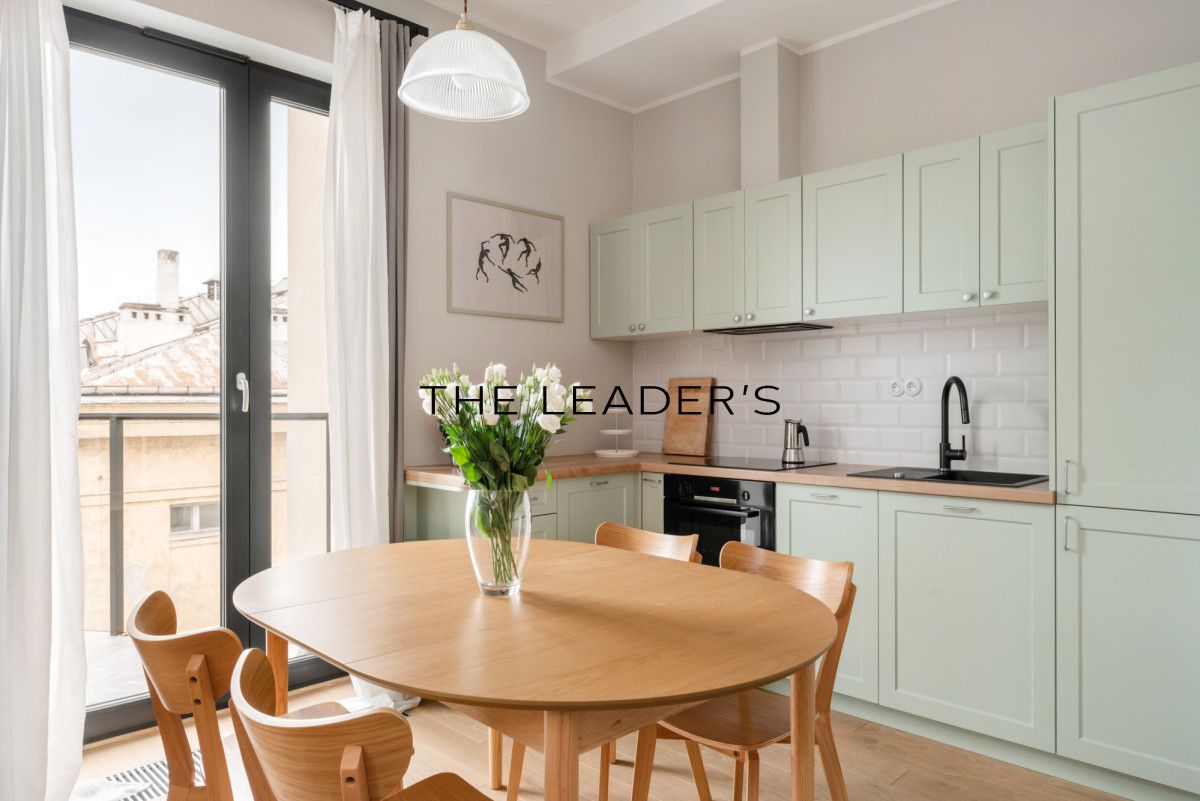 Mieszkanie 3-pokojowe Warszawa Śródmieście, ul. Emilii Plater. Zdjęcie 4