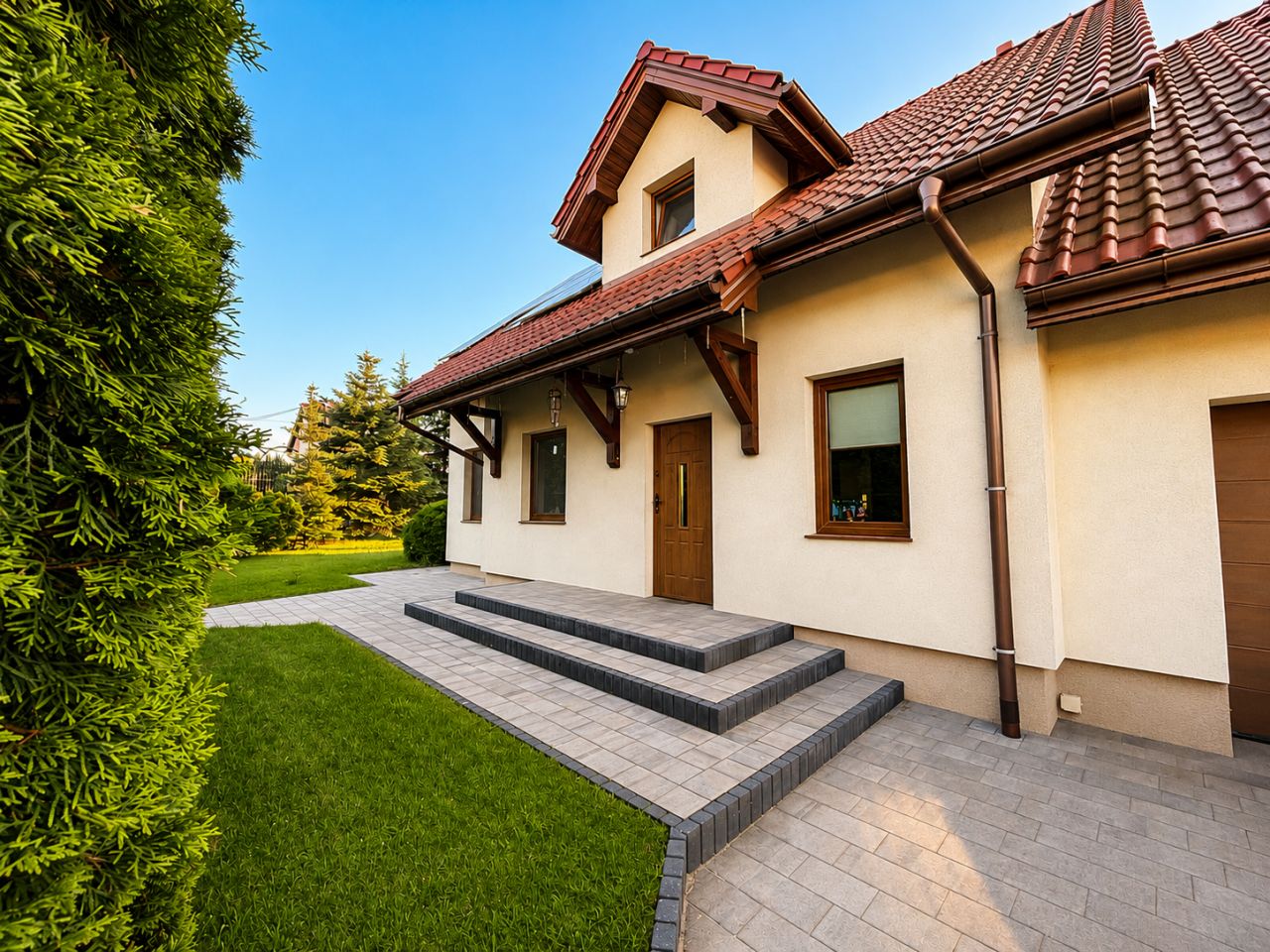 dom wolnostojący, 5 pokoi Brzeziny, ul. Juliana Ursyna Niemcewicza. Zdjęcie 1
