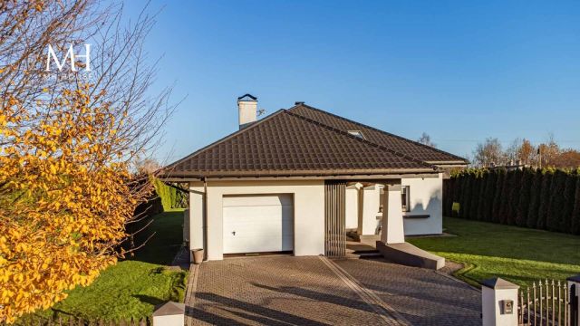 dom wolnostojący, 5 pokoi Pabianice. Zdjęcie 1