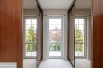 dom wolnostojący, 6 pokoi Chyby. Zdjęcie 3