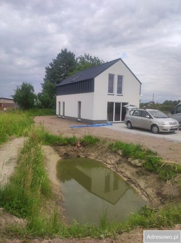 dom wolnostojący, 4 pokoje Huta. Zdjęcie 1