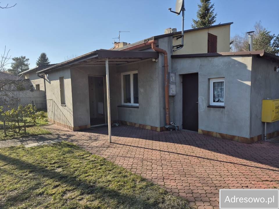 dom wolnostojący Bełchatów, ul. Leśna. Zdjęcie 1