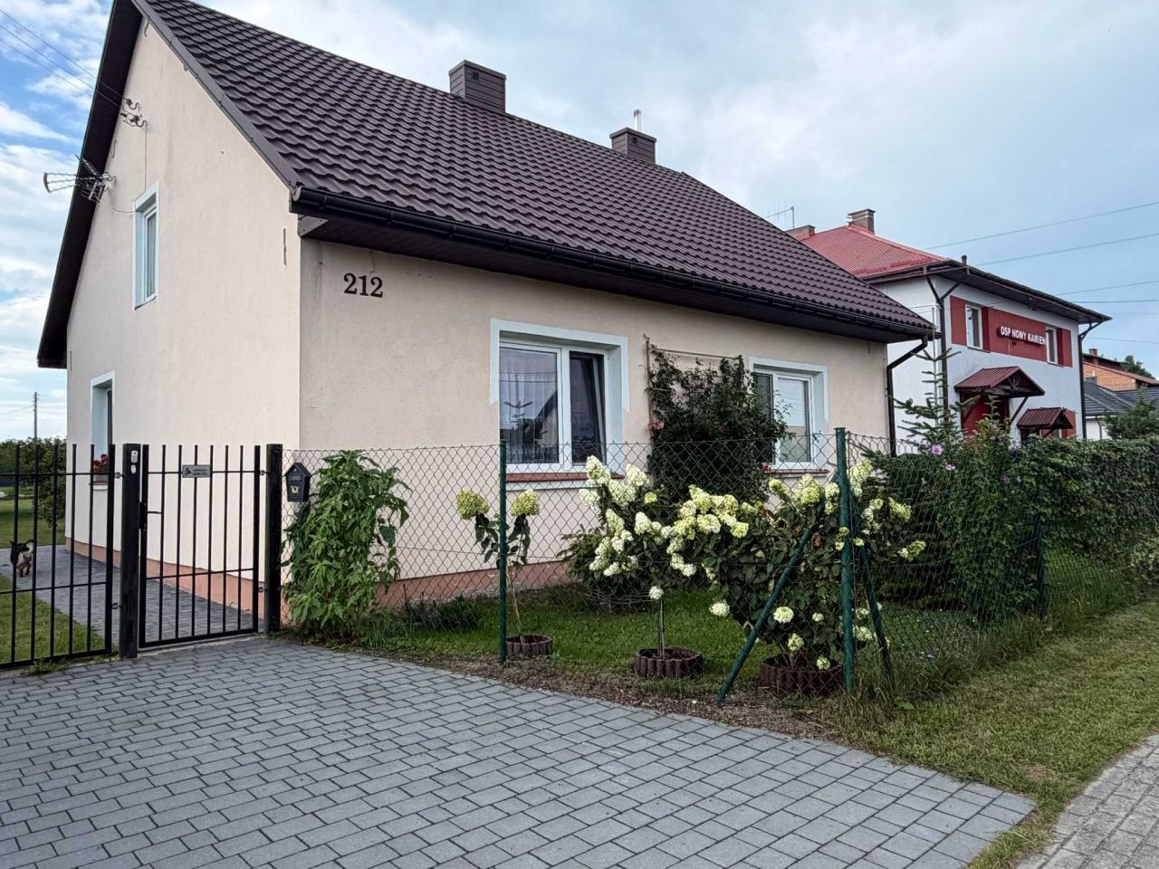 dom wolnostojący, 3 pokoje Nowy Kamień. Zdjęcie 1