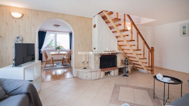 dom wolnostojący, 10 pokoi Łazy. Zdjęcie 9