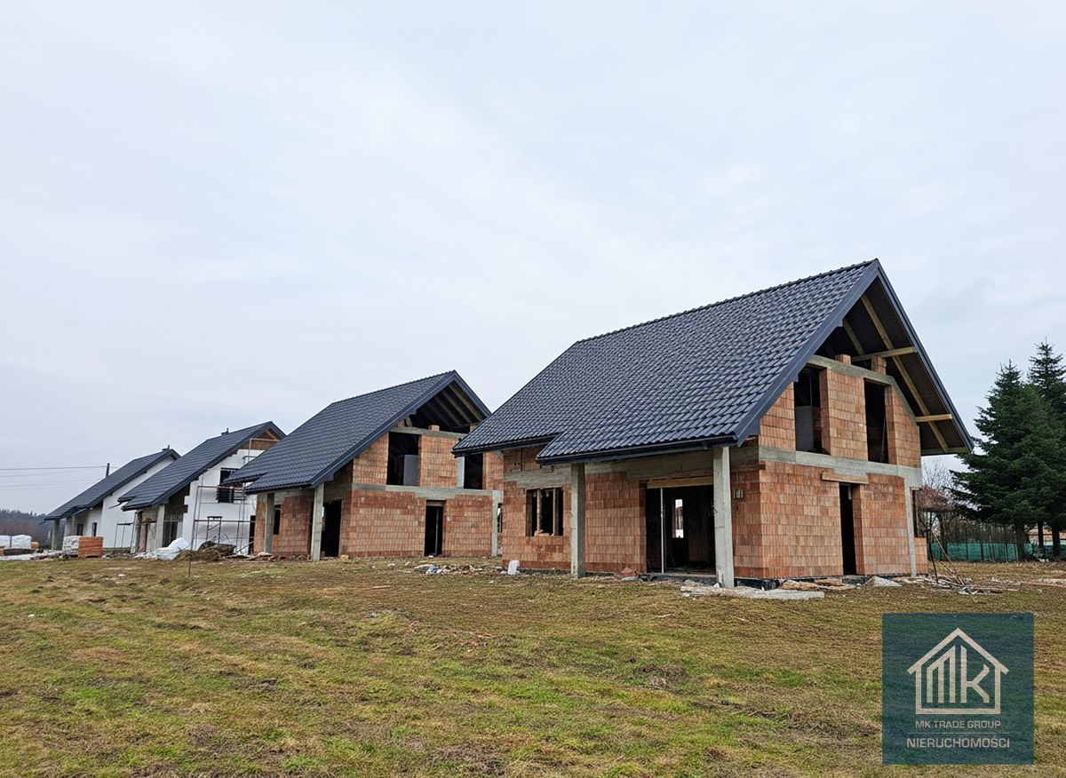 dom wolnostojący, 5 pokoi Kłaj. Zdjęcie 2
