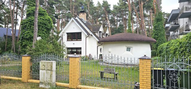dom wolnostojący, 4 pokoje Pobierowo, ul. Ciechanowska. Zdjęcie 1