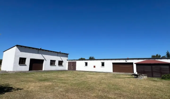 Hala/magazyn Książenice