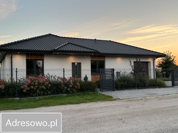 dom wolnostojący, 4 pokoje Radom, ul. gen. Stefana Roweckiego "Grota". Zdjęcie 1