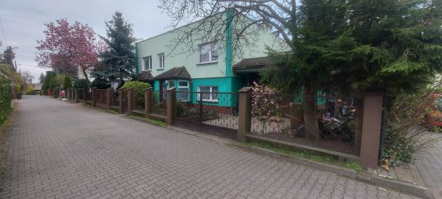 dom wolnostojący, 6 pokoi Poznań Dębiec, ul. Chabrowa. Zdjęcie 1